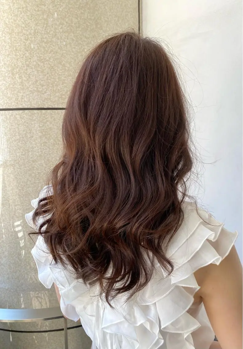 ロング カラー グレージュ ミルクティーグレージュ レイヤーカット 統括マネージャー/ 髪のドクター/前原悟のヘアスタイル