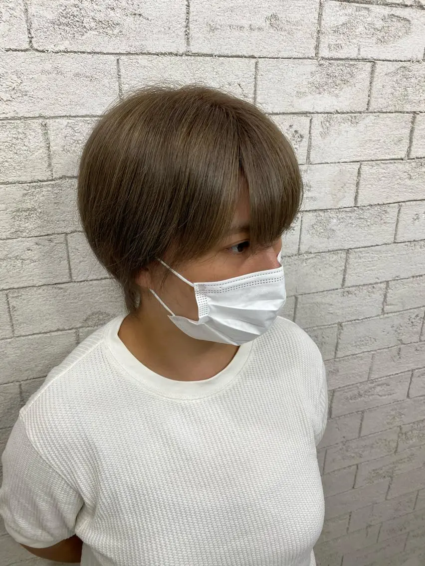 ショート カラー グレージュ グレージュ達人/赤み 消し/ブリーチ/岩崎のヘアスタイル