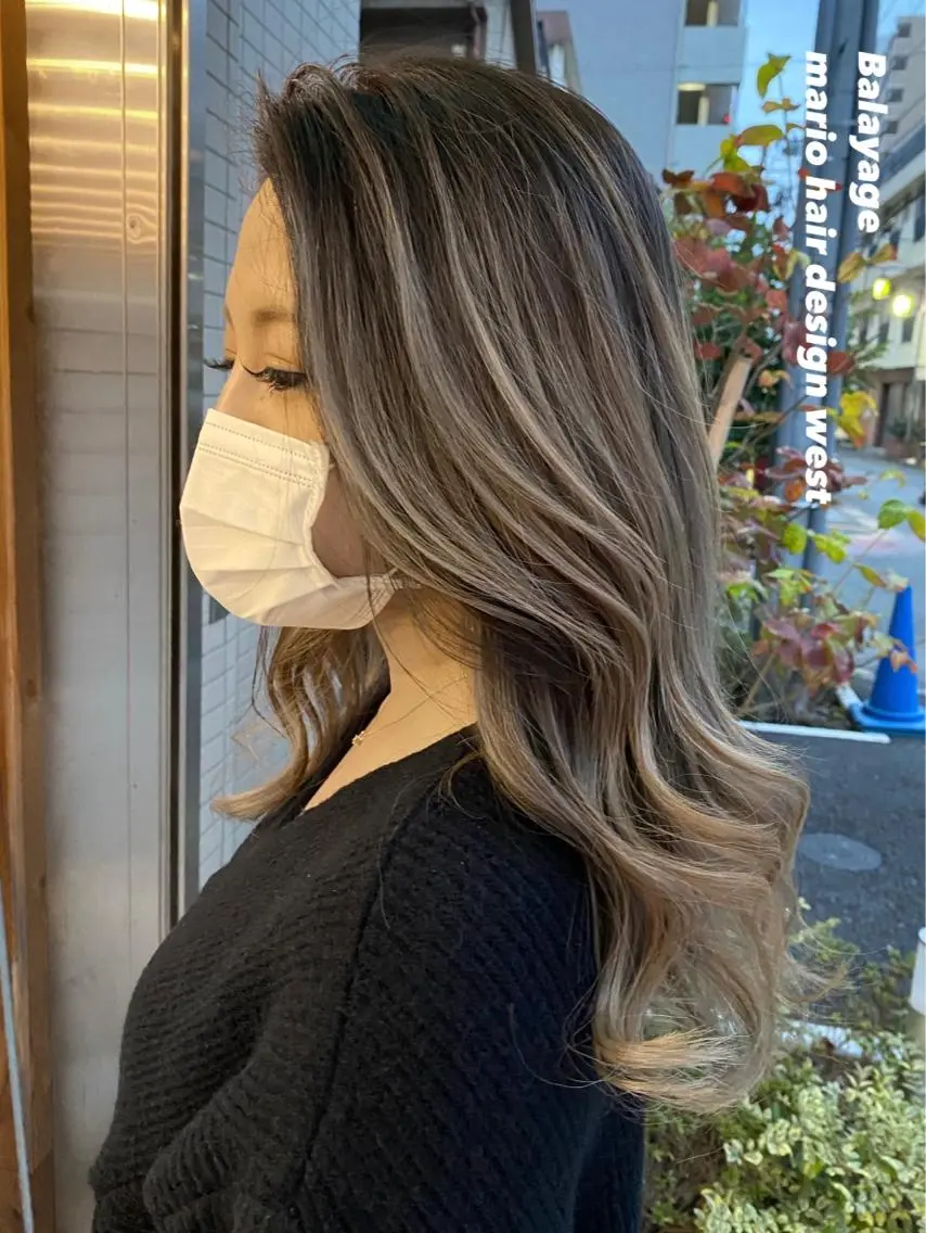 ロング カラー バレイヤージュ ベージュカラー グラデーションカラー グレージュ ハイライトカラー 竹嶌 健吾のヘアスタイル