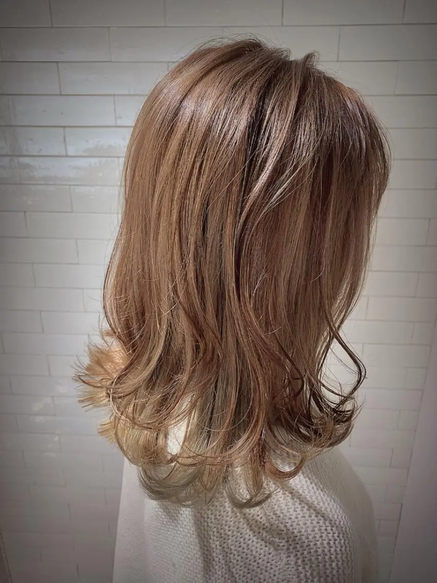 ミディアム ハイライト 坂本 なつきのヘアスタイル
