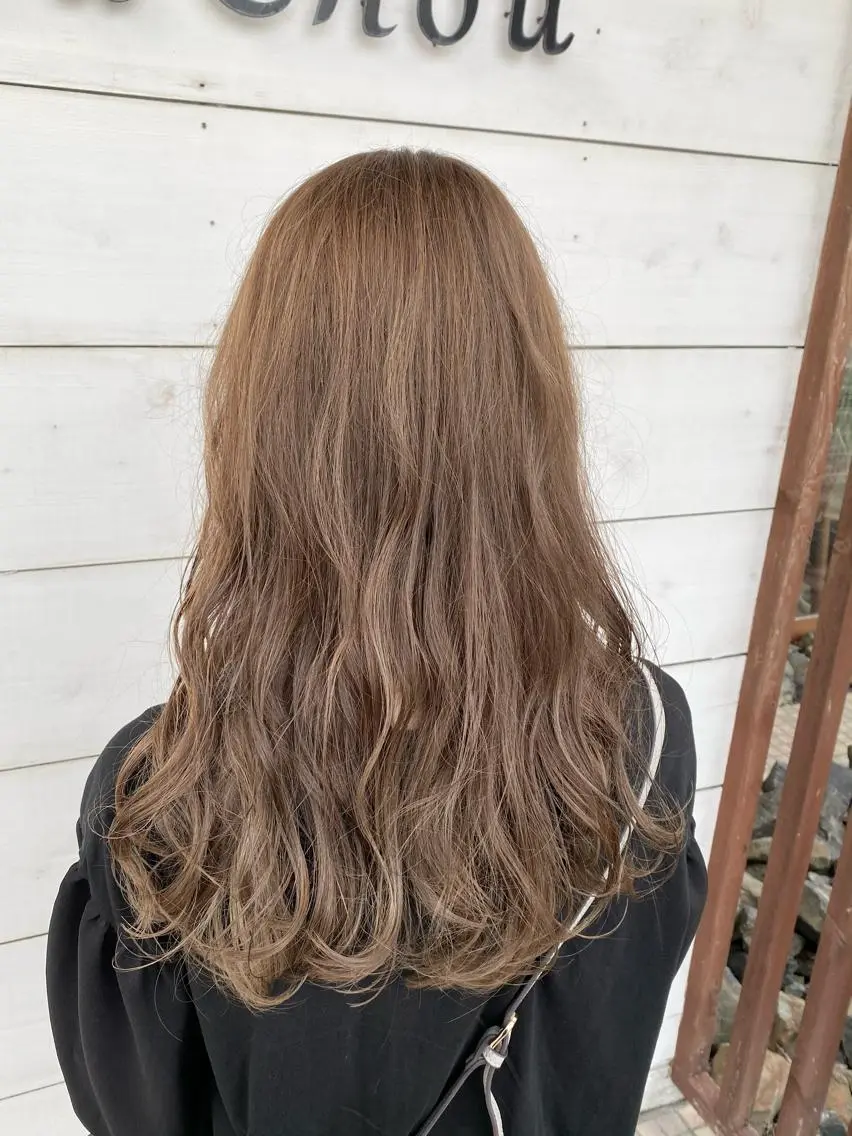 カラー SALOWIN栄 高須大貴のヘアスタイル