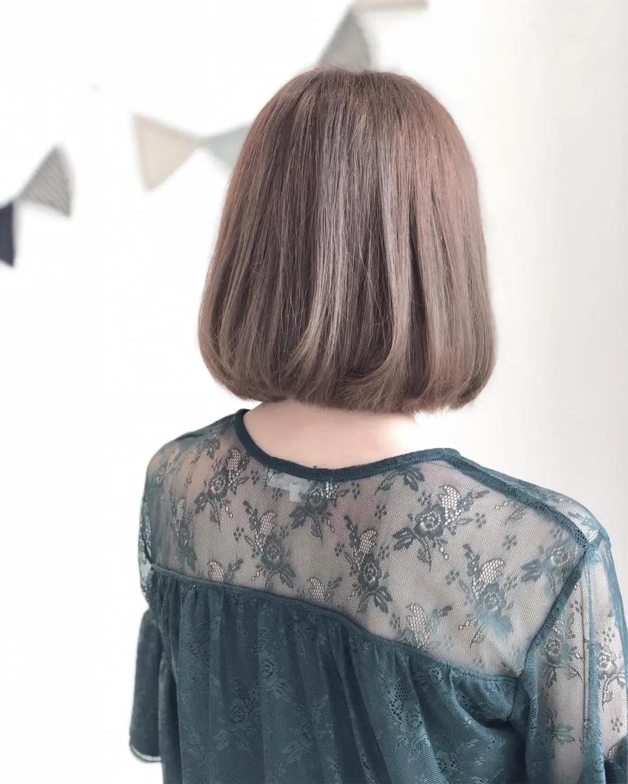 ショート ボブ カット 齋藤 佳以のヘアスタイル