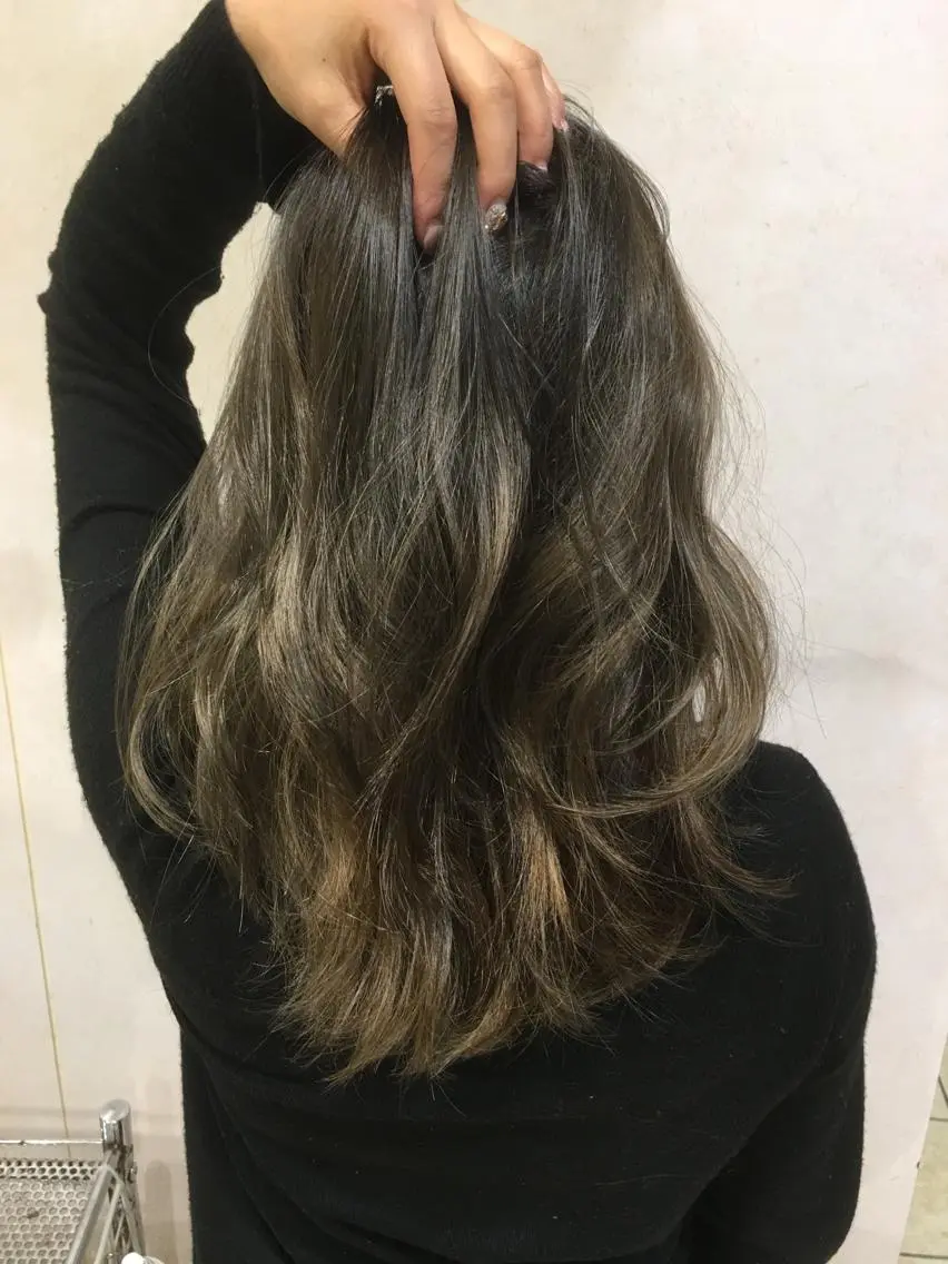 セミロング カラー グレージュ 外国人風カラー TAKA 【髪質改善】のヘアスタイル