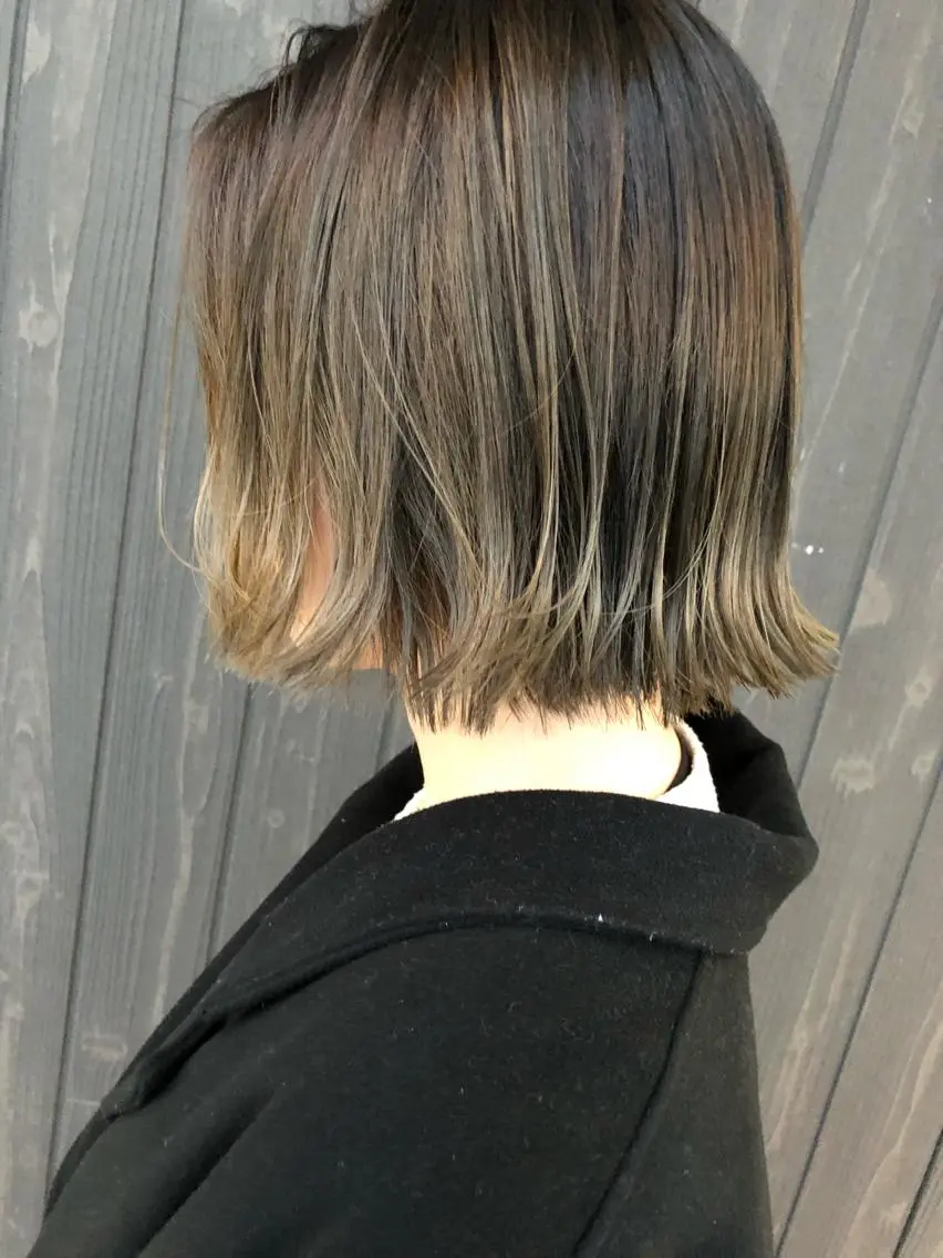 ショート カラー バレイヤージュ ベージュカラー ボブ レイヤーカット NAKAGAWA YUICHIのヘアスタイル