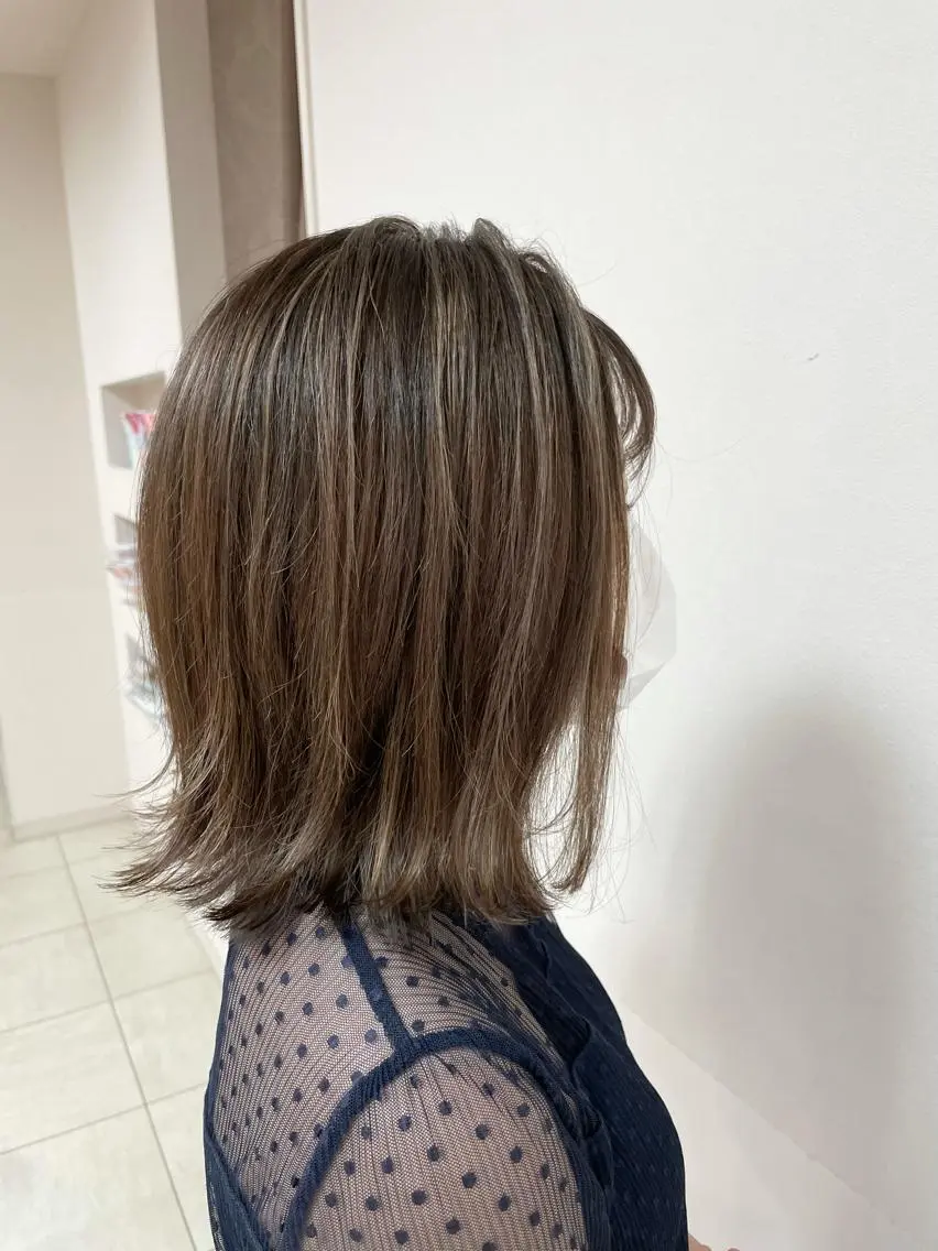 ミディアム カラー ヘアアレンジ ヘアカラー トリートメント 【Sweep】おじま のぞみのヘアスタイル