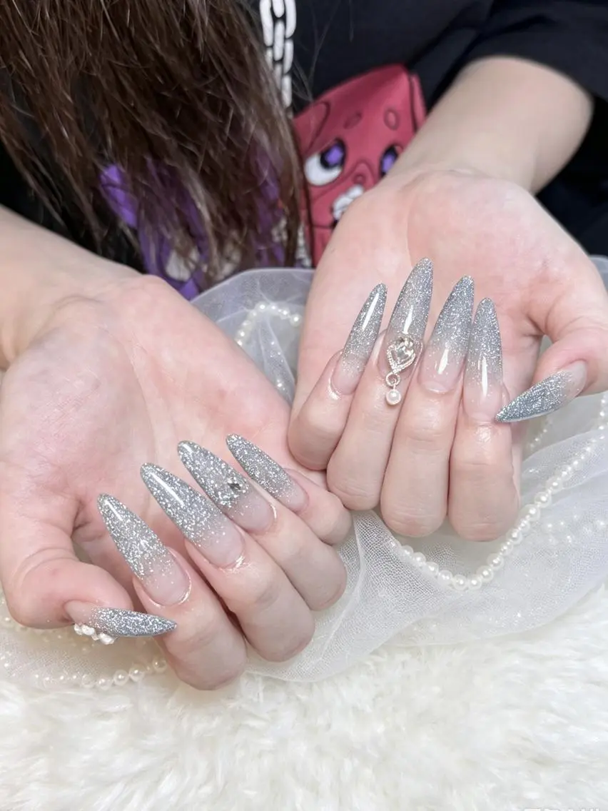 ネイル EASEN のあのネイルデザイン