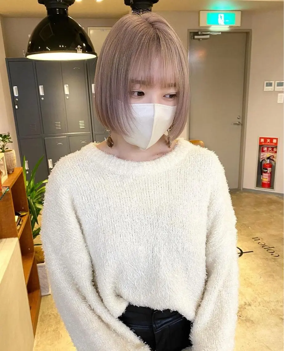 ミディアム ヘアカラー ミルクティーベージュ outaのヘアスタイル