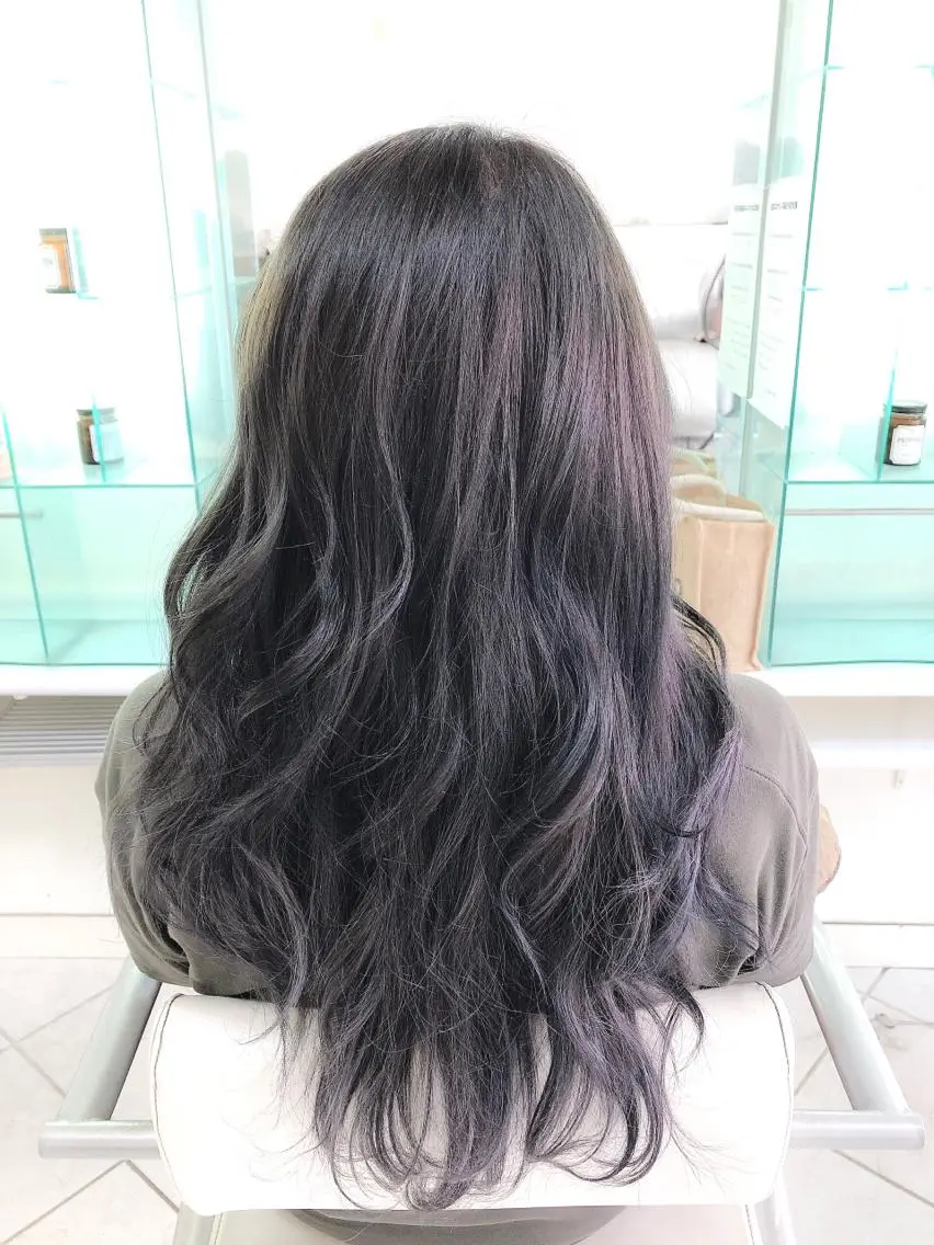 ロング カラー グレージュ パープルカラー パープルグレージュ 保住 亮太のヘアスタイル