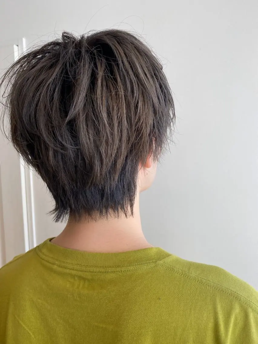 カラー メンズ メンズブリーチ ベージュカラー ブリーチ 透明感カラー RIKA韓国ヘア/く びれヘア/上品カラーのヘアスタイル