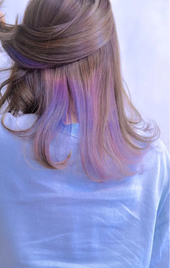 ミディアム カラー ベージュカラー ブリーチ ブルーカラー ブルーパープル インナーカラー 中田 敏明のヘアスタイル
