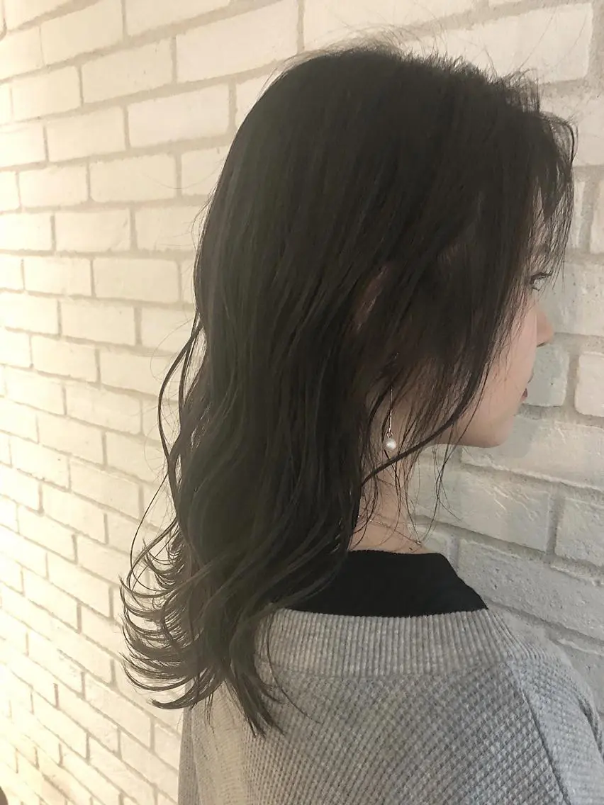 セミロング カラー まなべ さくらのヘアスタイル