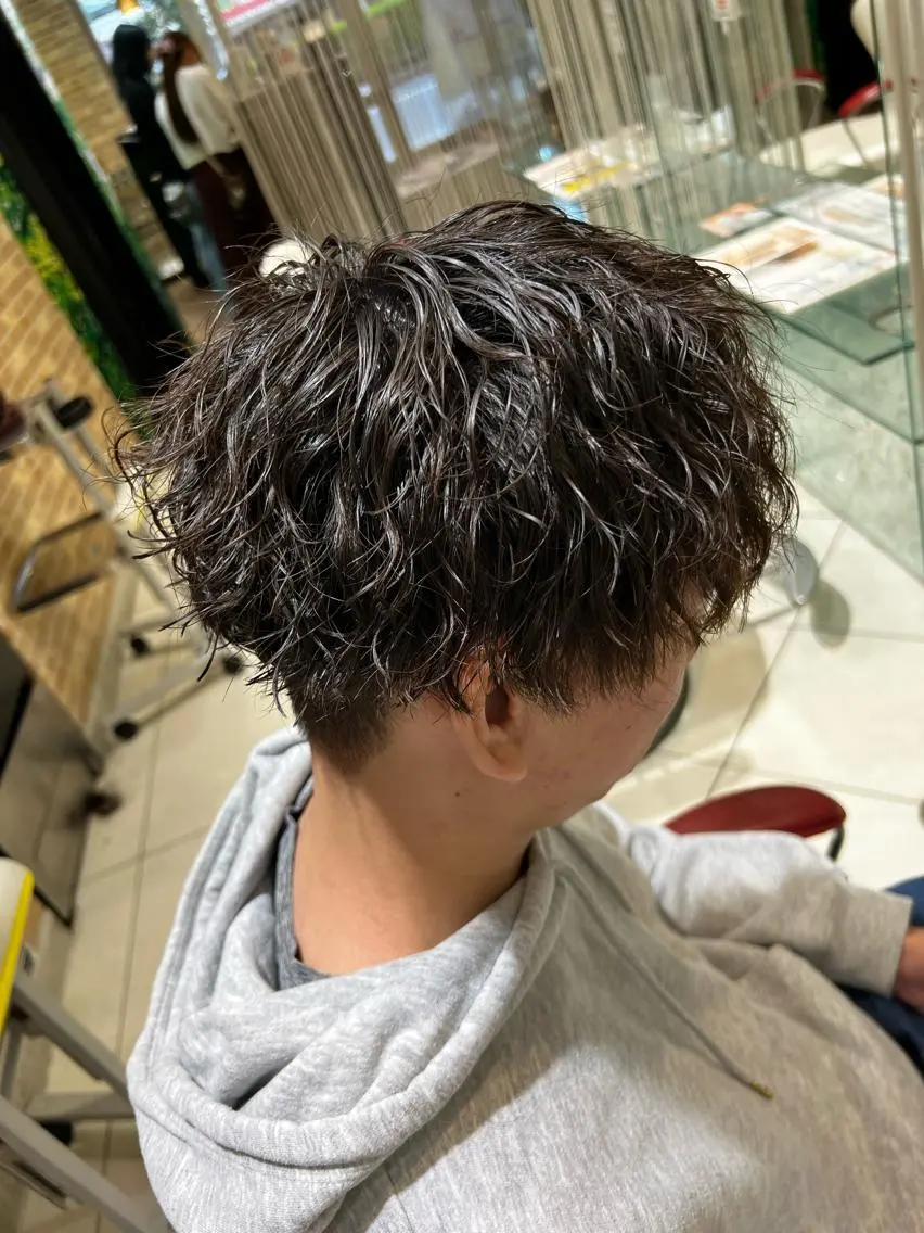 ミディアム パーマ メンズ 🏅メンズ特化 ヤマクラ タイキのヘアスタイル