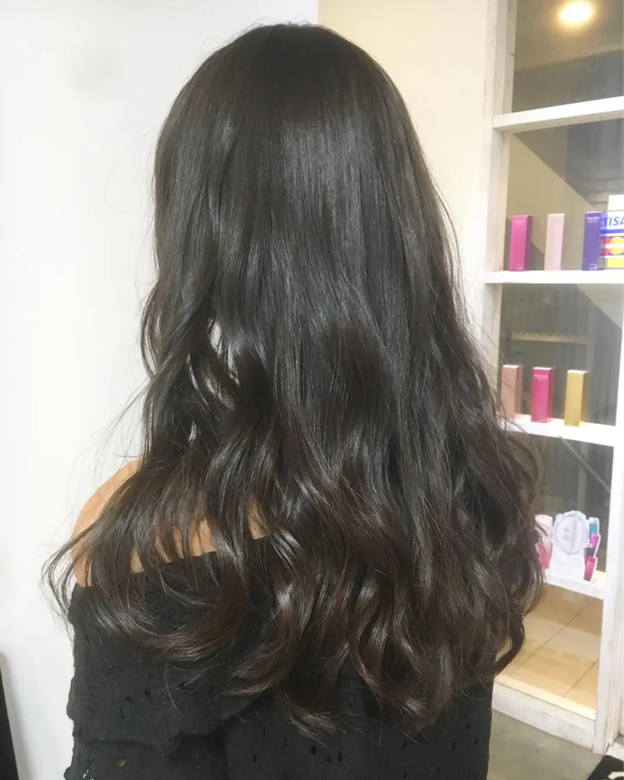 ロング カラー 榎園 由美のヘアスタイル