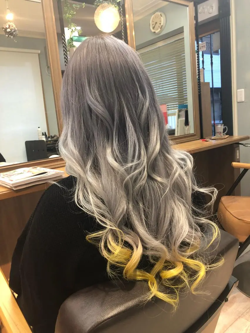 カラー グラデーションカラー 平野 沙織のヘアスタイル