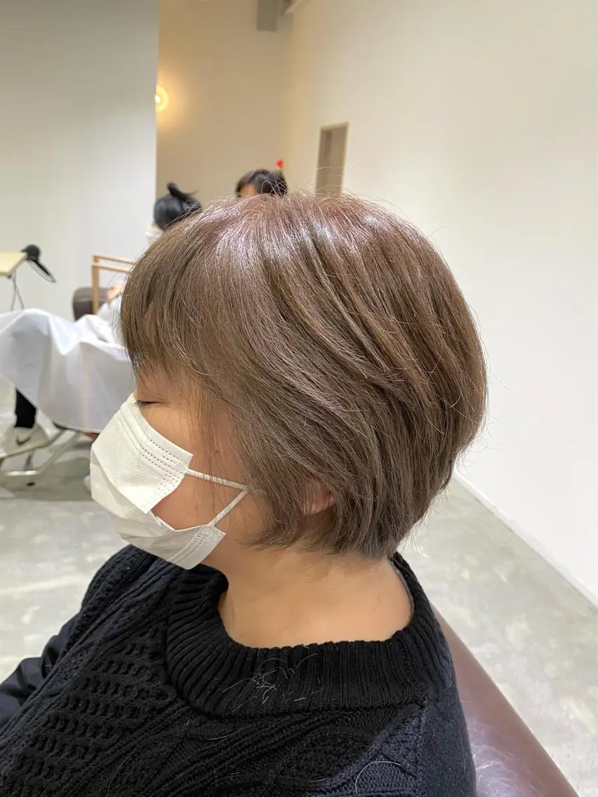 ショート カラー バレイヤージュ ブリーチ ダブルカラー イヤリングカラー グラデーションカラー カット トリートメント 酸性ストレート/ブリ ーチなしWカラー河本のヘアスタイル