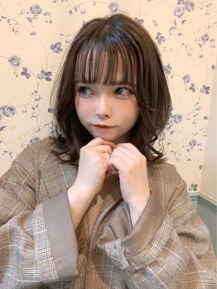 ミディアム カラー グレージュ ミルクティーグレージュ くびれヘア 髪質改善☆ 縮毛矯正miyuのヘアスタイル