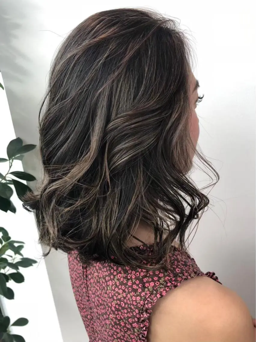 ミディアム デザインカラーウルフ 宙也のヘアスタイル