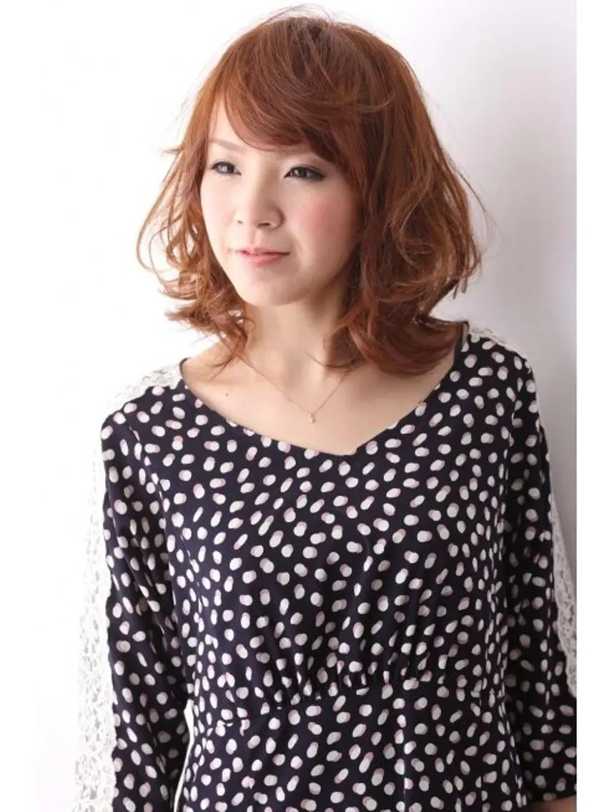 セミロング レイヤーカット NOA ノアのヘアスタイル