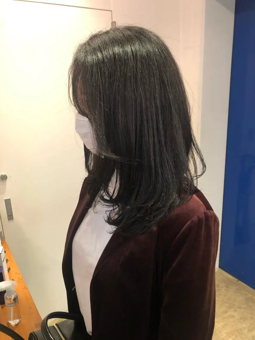 ミディアム カラー カット ヘアカラー トリートメント MIOベージュカラー 柔らかいカラーのヘアスタイル