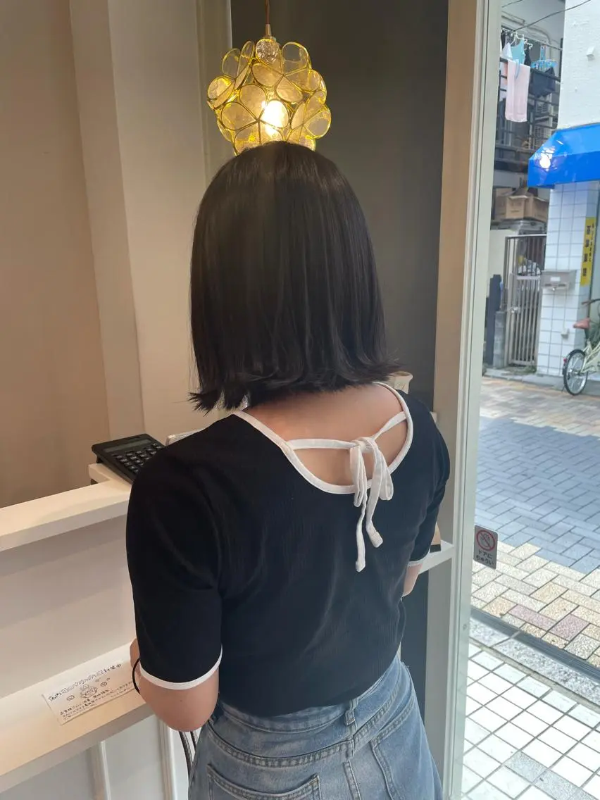 カラー 黒髪 ブルーカラー ブルーブラック ボブ 酒見 里奈のヘアスタイル