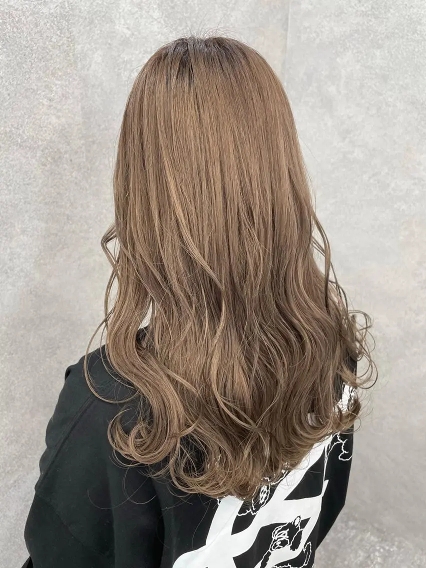 ロング ショートボブ 韓国風カラー ボブ ハイライト 髪質改善 メンズヘアのカリスマ 北地 空のヘアスタイル
