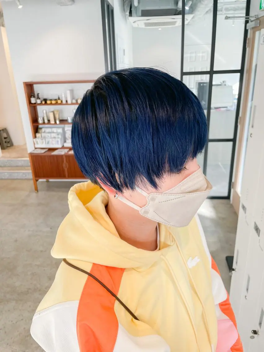 ショート カラー ショートレイヤー ブルーカラー ネイビーカラー レイヤーカット ショートヘア カット ヘアカラー Takuma Suzuki中目黒のヘアスタイル