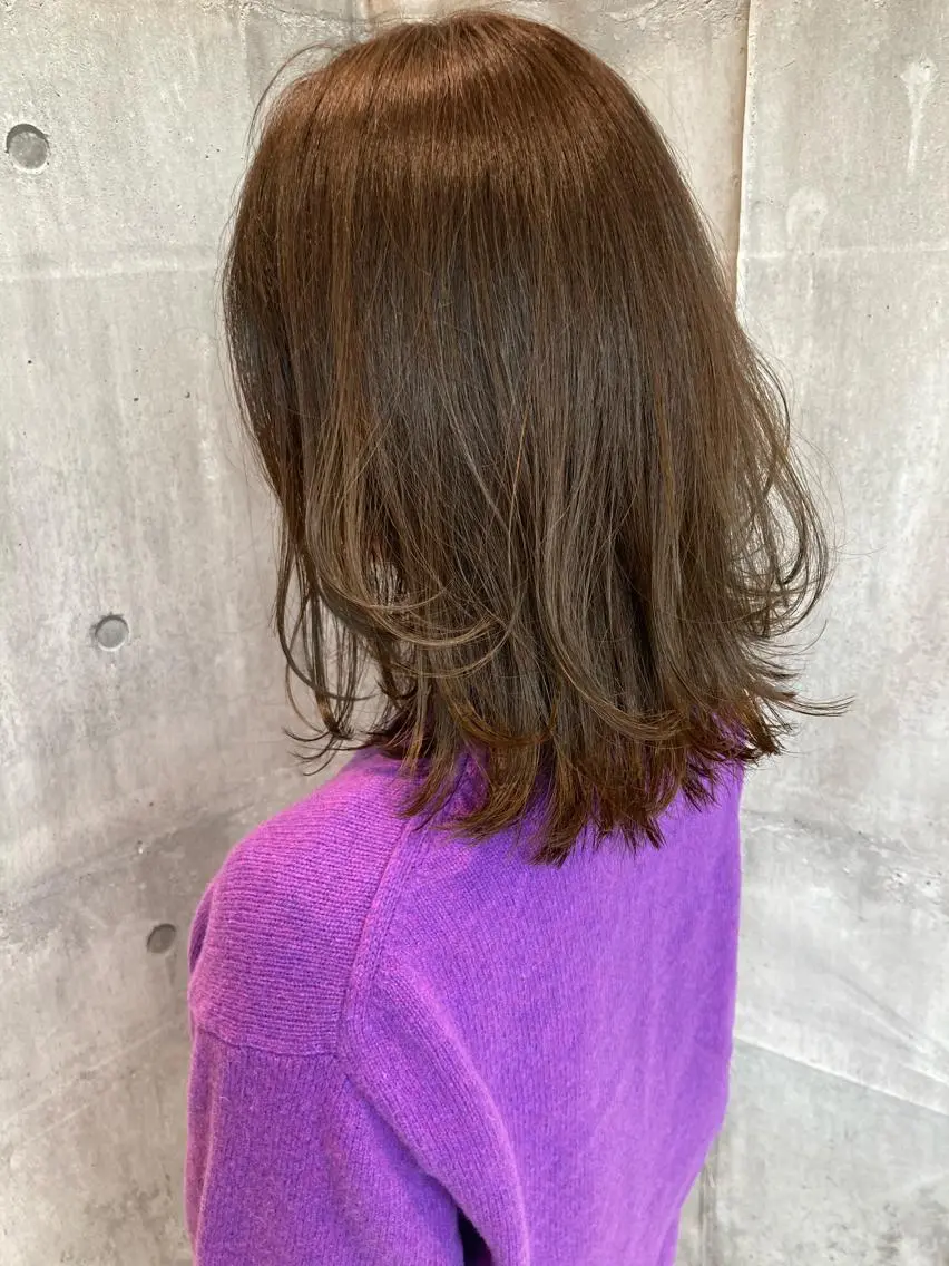 ミディアム カラー くびれヘア くびれレイヤー レイヤーカット 外ハネヘア 坂口 愛のヘアスタイル