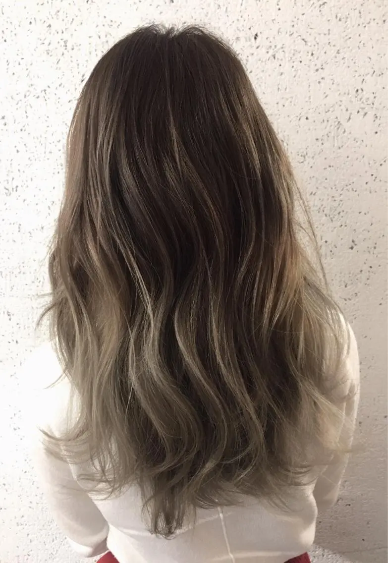 ロング カラー ヘアアレンジ アディクシーカラー アッシュ バレイヤージュ ベージュカラー ブリーチ ✨ハイクオリティ✨ 山本香也のヘアスタイル