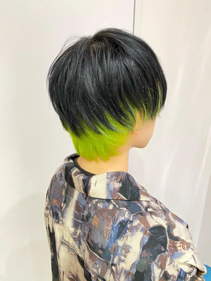 ショート カラー インナーカラー 宮地 崇文のヘアスタイル
