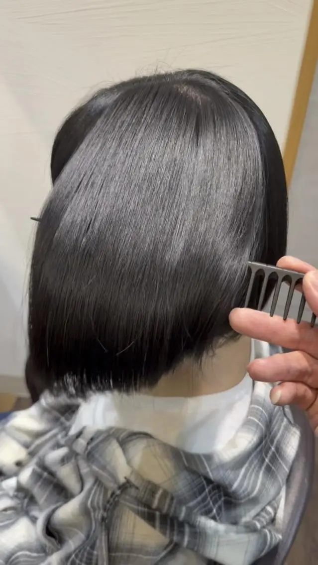 ミディアム ボブ 伸ばしかけ 縮毛矯正 縮毛矯正 トリートメント 作田 洋介のヘアスタイル
