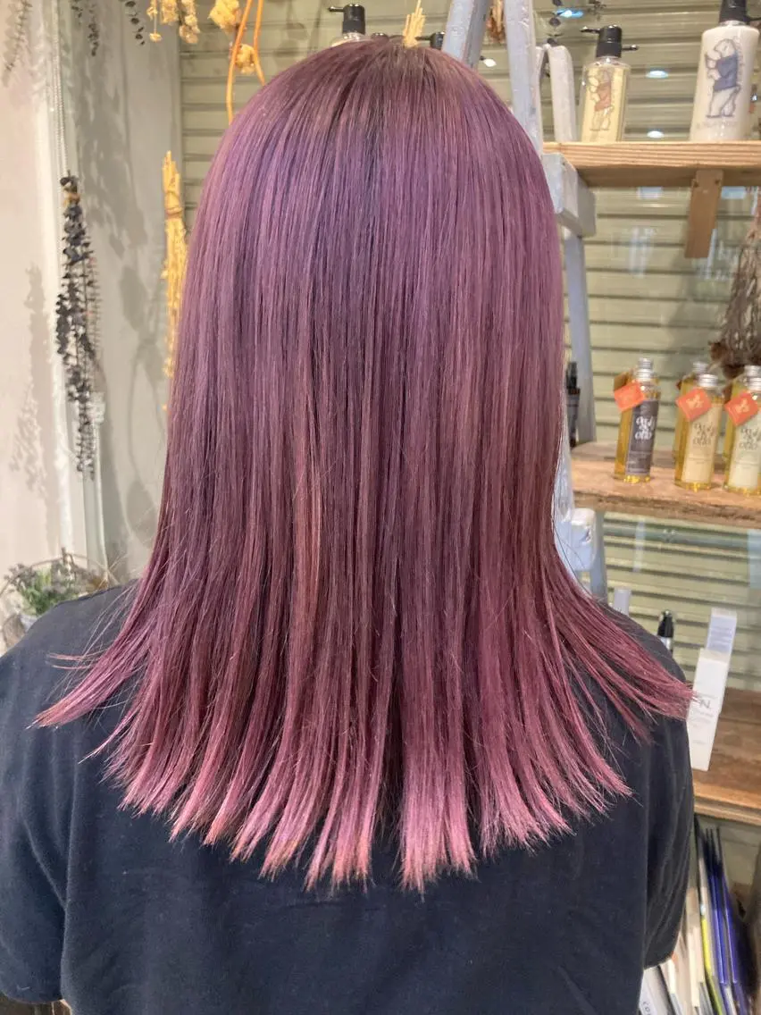 セミロング カラー ベージュカラー ブリーチ 透明感カラー ピンクカラー ピンクパープル カナザワ アリッサのヘアスタイル