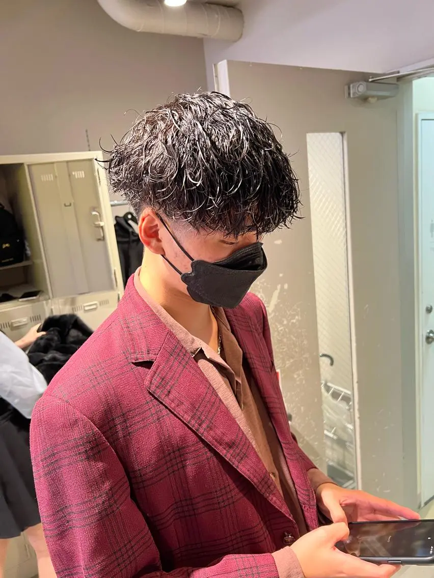 ショート カラー パーマ メンズ メンズパーマ特化 TAIGAのヘアスタイル