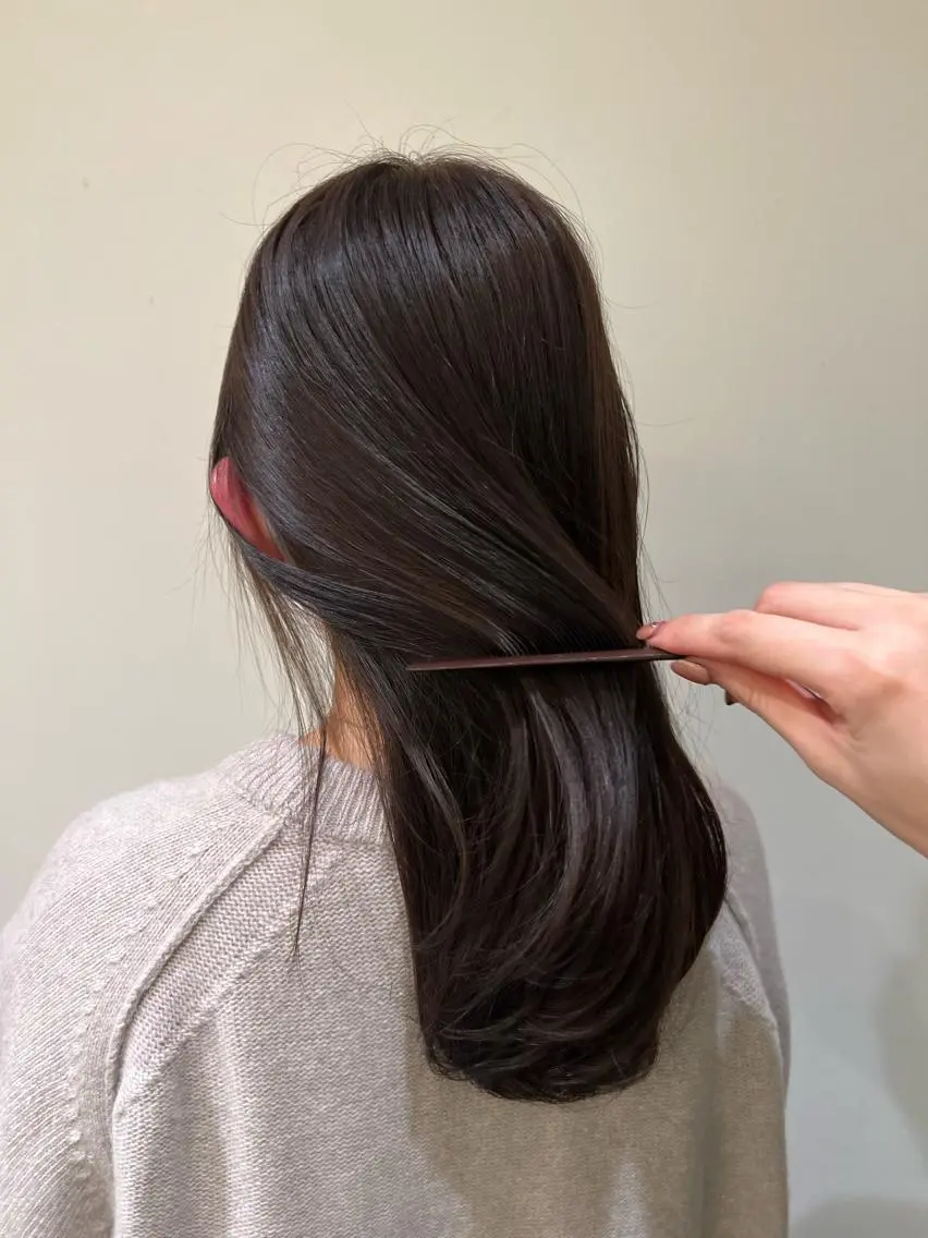 ミディアム 成岡 愛美のヘアスタイル