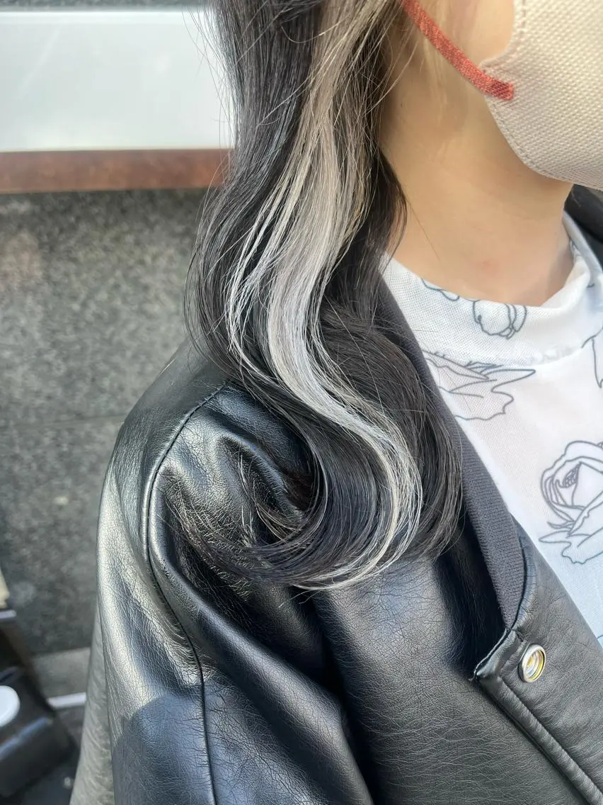 ロング カラー イヤリングカラー ヘアカラー トリートメント ヘアセット 韓国/インナーカラー 🍑YUI🍑のヘアスタイル
