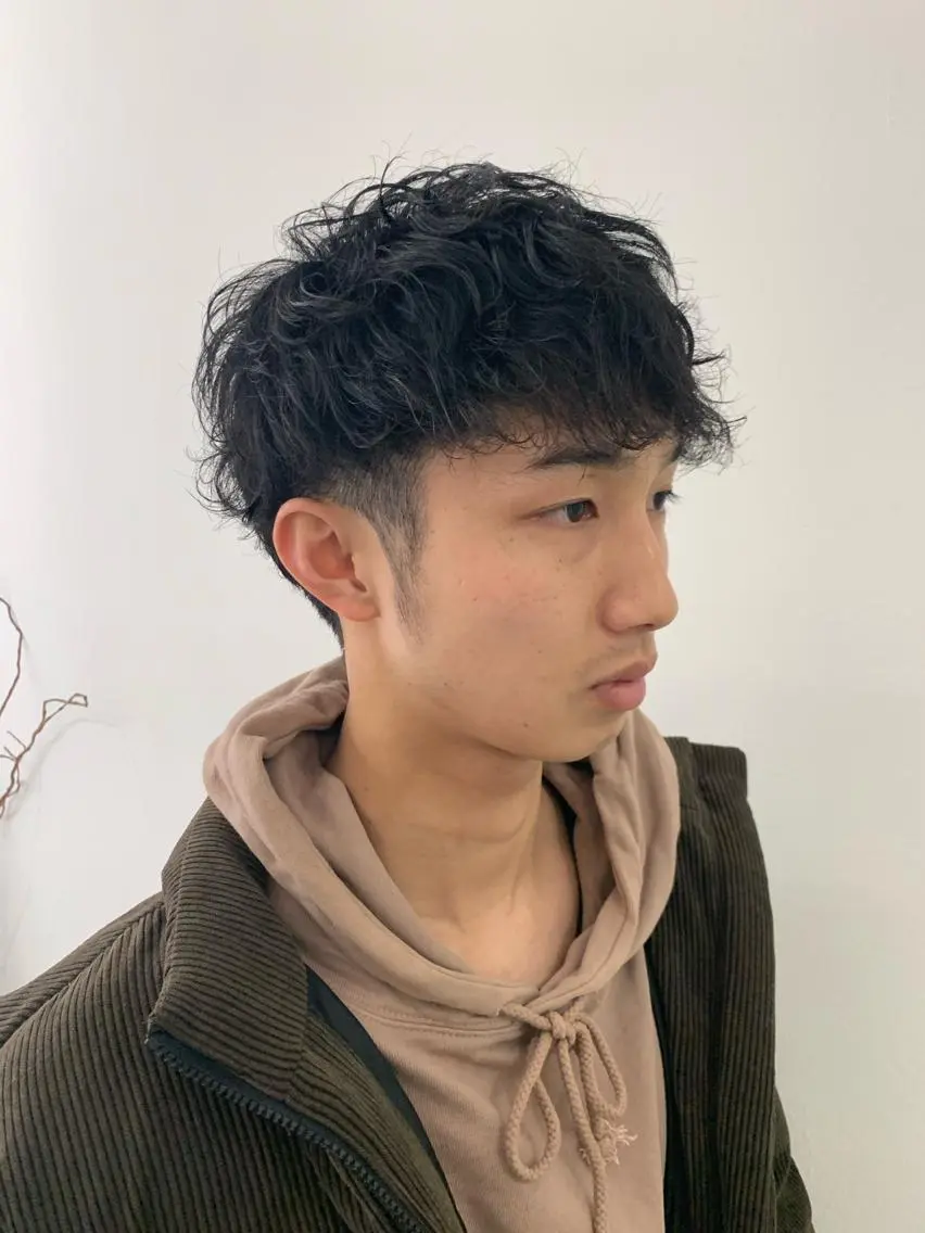 パーマ メンズ レイヤーカット 西村あきやのヘアスタイル