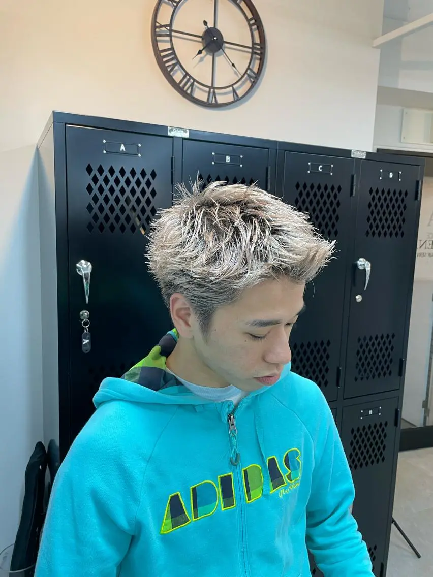 ショート カラー 沖見 颯斗のヘアスタイル