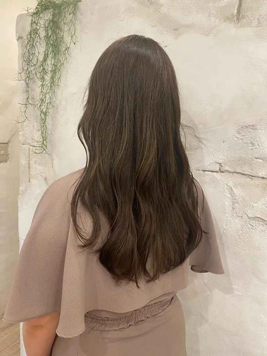 ロング カラー 透明感カラー イルミナカラー Ｍｅｒ 山崎 えりかのヘアスタイル