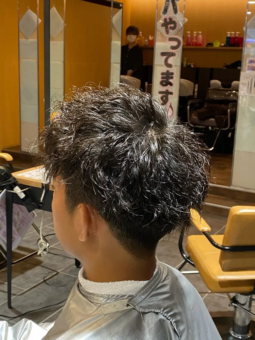パーマ メンズ カット パーマ 尾崎 優也のヘアスタイル