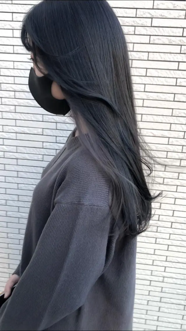 ロング カラー ヘアアレンジ シルバー 顔まわりレイヤー レイヤーカット クドウレイ fifth神南のヘアスタイル