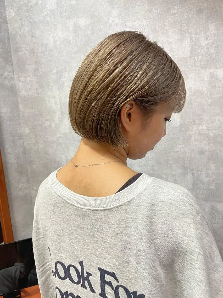 ショート 切りっぱなしボブ ショートボブ ハンサムショート 丸みショート アッシュ モテ髪/ボブ/ショー ト/アダチフウトのヘアスタイル
