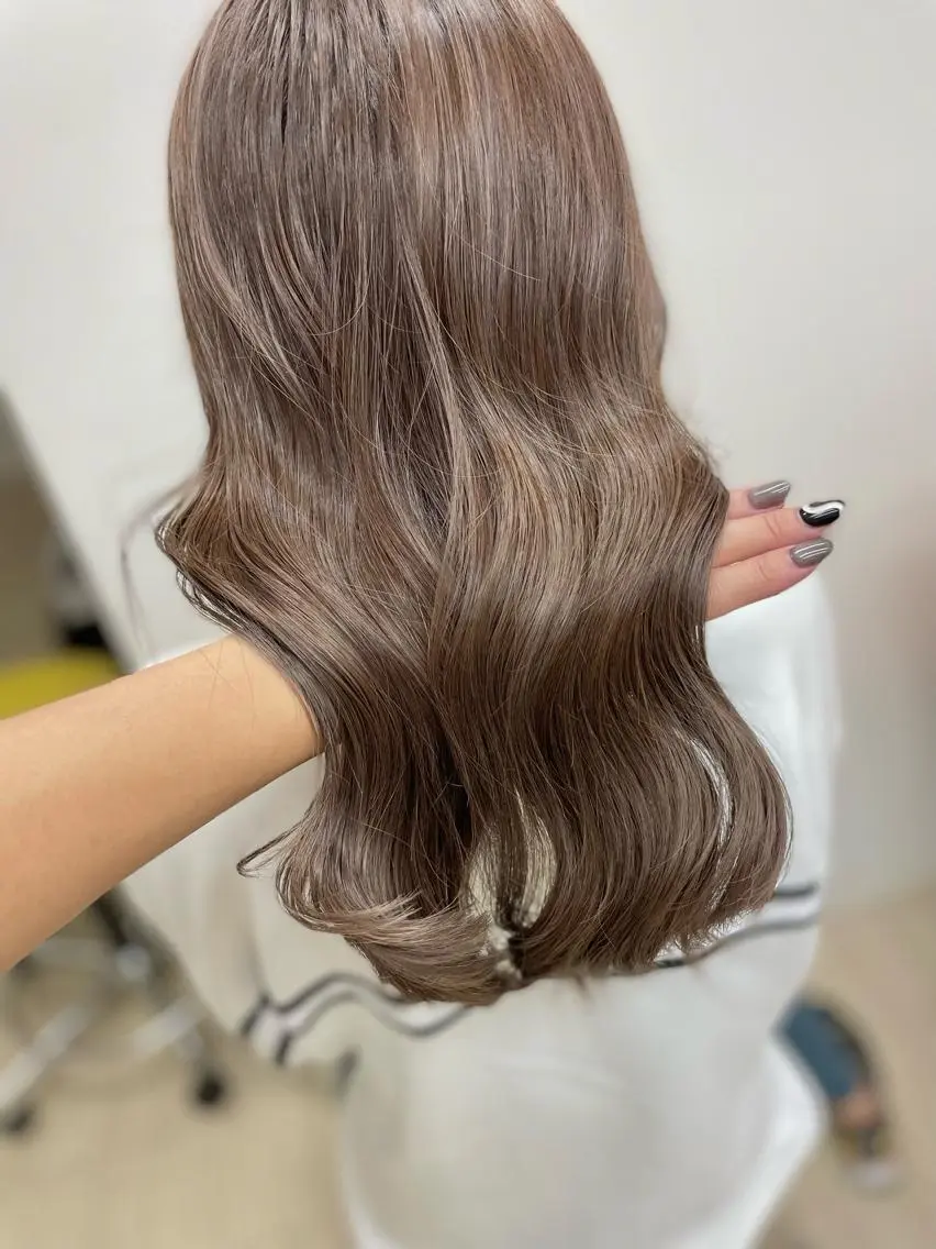 ロング カット ヘアカラー AKI💛 すみれのマツエク・マツパデザイン