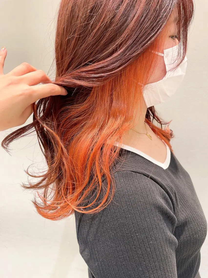 セミロング カラー インナーカラー オレンジ ヘアカラー トリートメント 🦖鶴岡 香純🦖のヘアスタイル