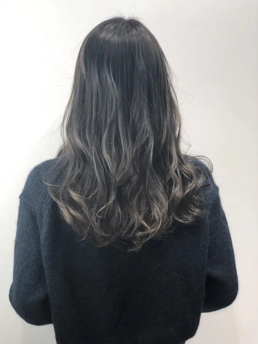 セミロング ハイライト 🌙HIZUKI🌙 ハイトーン 艶髪のヘアスタイル