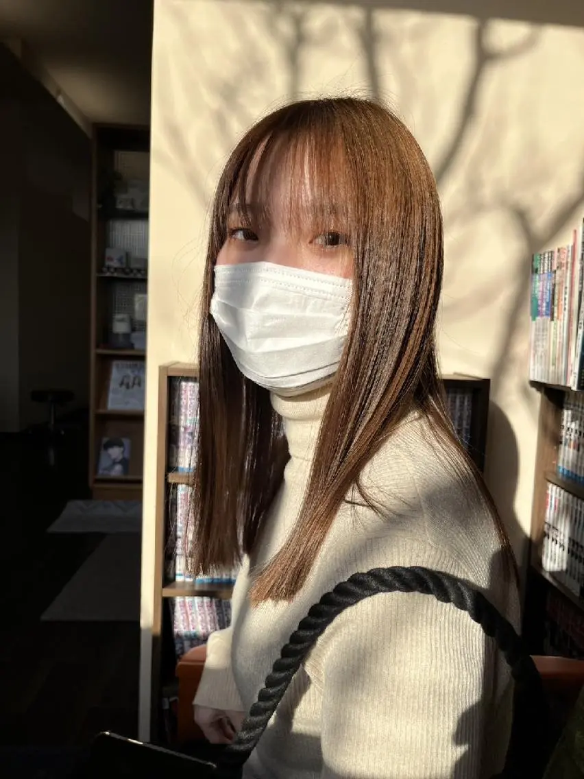 ミディアム カット ヘアカラー トリートメント おだ ももかのヘアスタイル