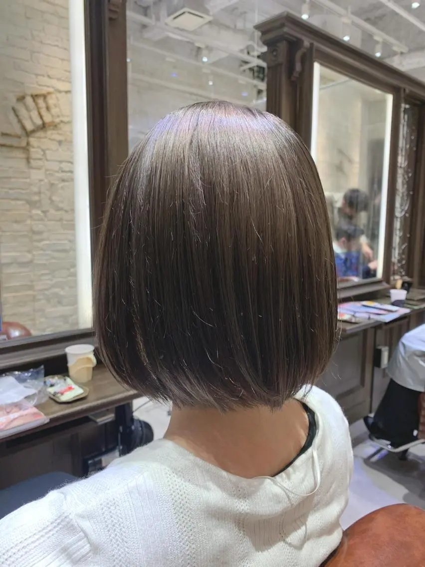 ショート カラー ブリーチ 透明感カラー グレージュ シルバー シルバーグレージュ Eleanor 池袋 🧸Madoka🧸のヘアスタイル