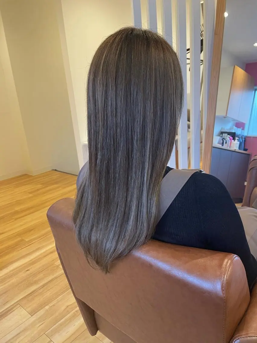 ロング カラー グレージュ オリーブグレージュ オリーブグレー ヘアカラー 北九州美容室 🕊️わかな✂︎のヘアスタイル