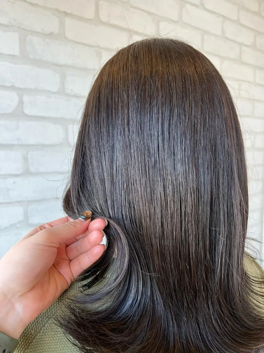 セミロング カラー ヘアカラー 石崎 真維のヘアスタイル