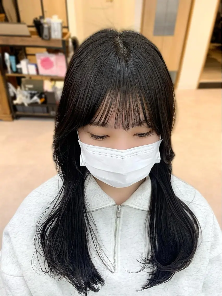 セミロング カラー パーマ ヘアアレンジ メンズ キッズ ネイル マツエク・マツパ アイブロウ レイヤーカット／ 巻ける縮毛矯正のヘアスタイル