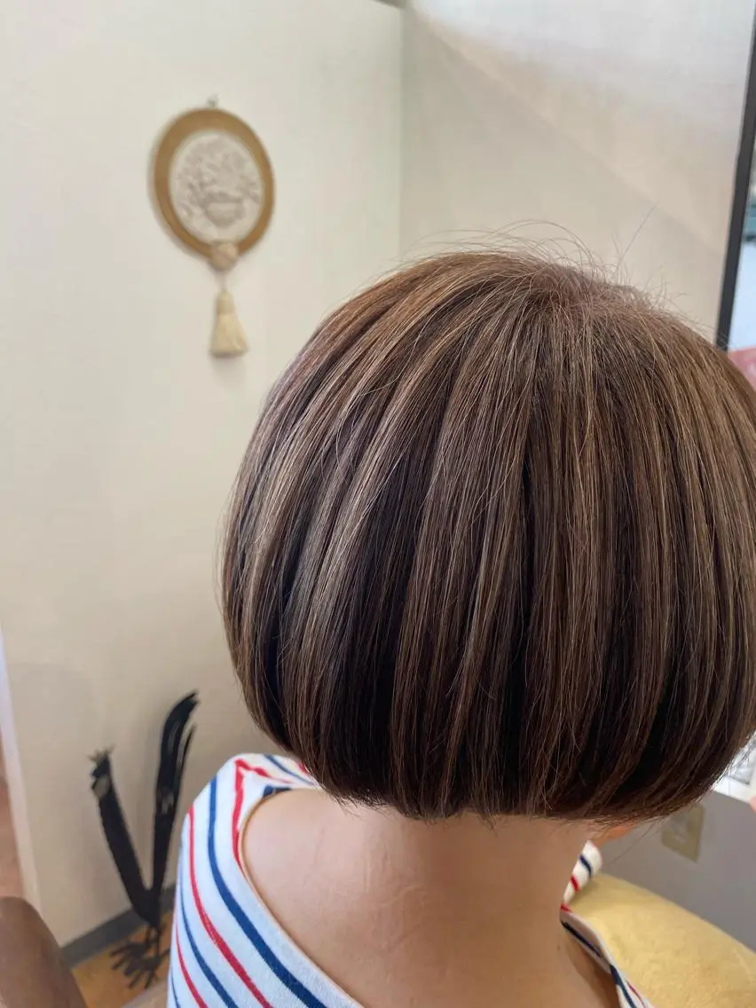 カラー 戸諸 由香里のヘアスタイル