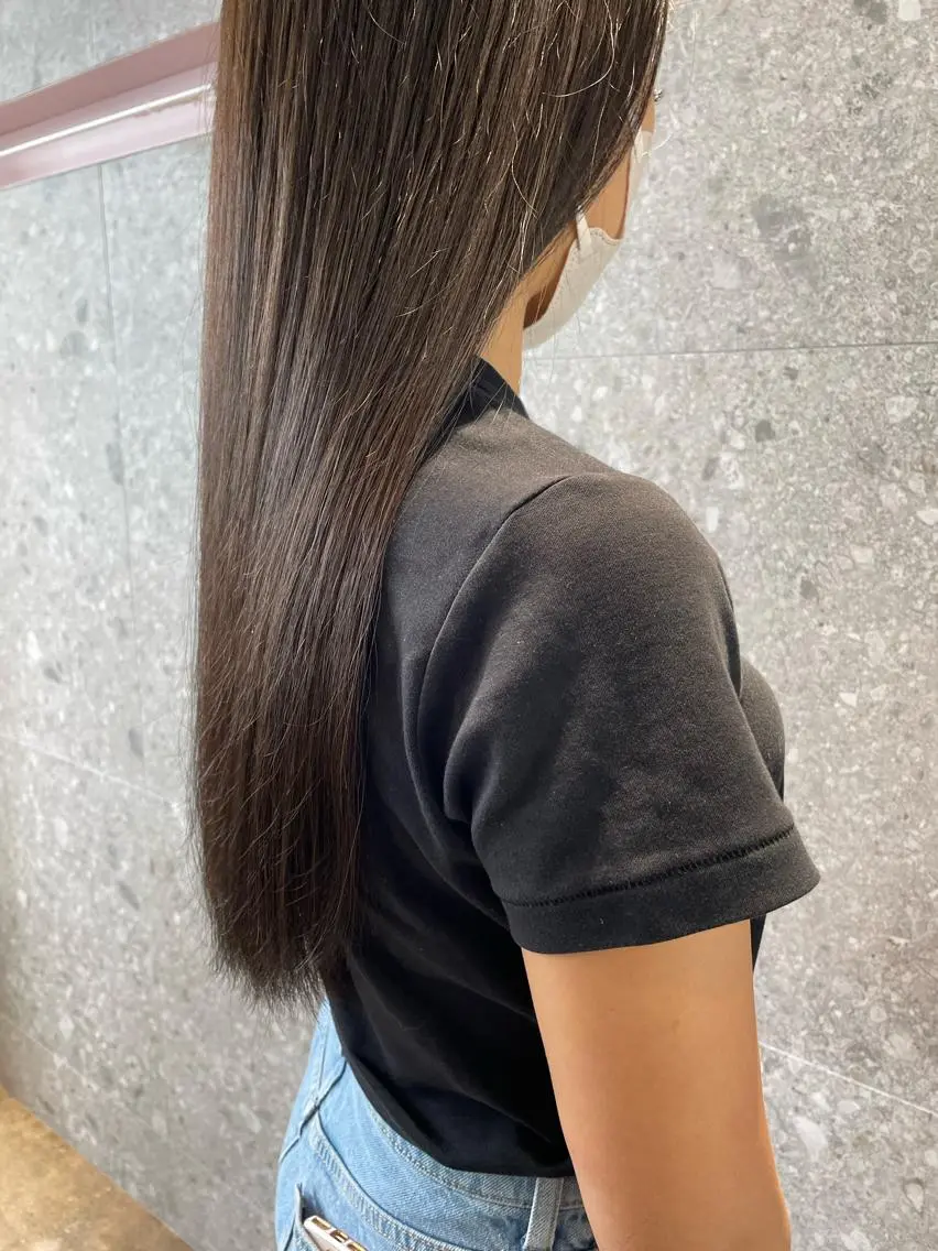 ロング カラー グレージュ ヘアカラー トリートメント 山下 千明のヘアスタイル